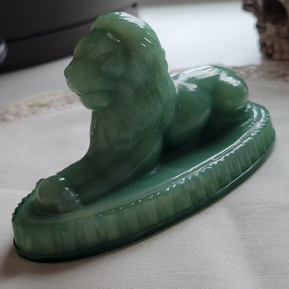 Vintage (VTG) Summit Jadeite Carnival Glass Oscar The Lion Paperweight/Figurine - Picture 3 of 10